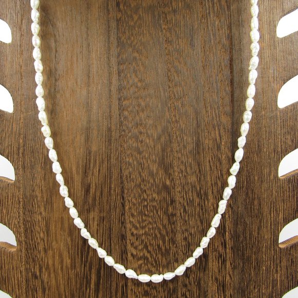 Jewelry - 21" Plain Pearl Necklace Vintage Costume Jewelry